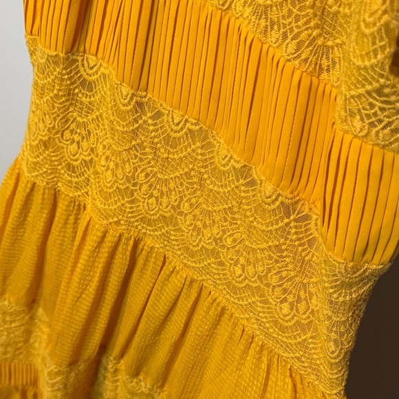 HD in Paris Sunlit Yellow Lace Maxi Dress BEAUTIFUL double lined sz XS - Picture 3 of 5